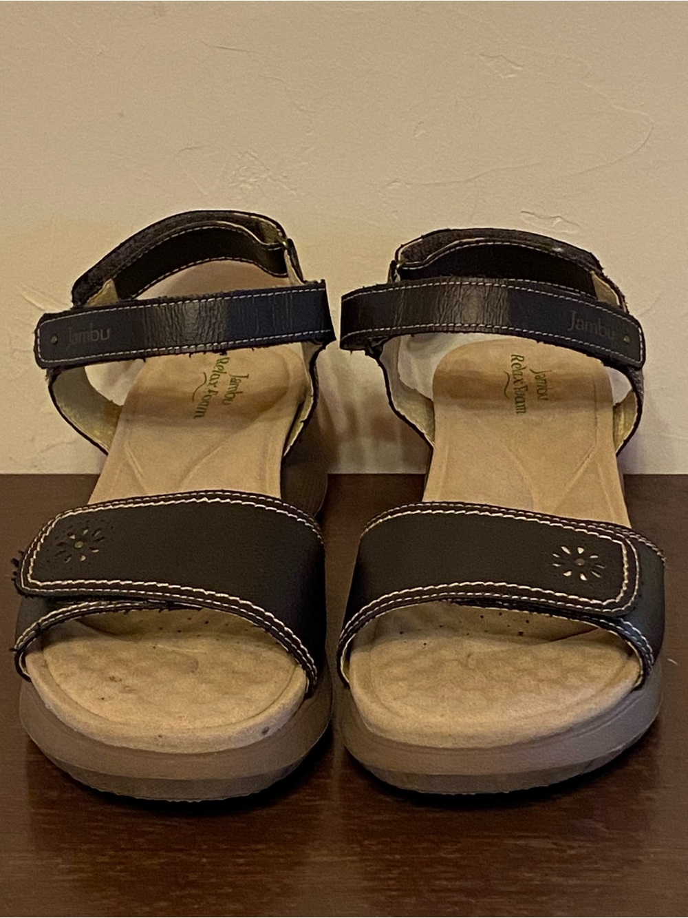 Jambu Women's Brown Comfort Sandals with Adjustable Straps Size 8.5